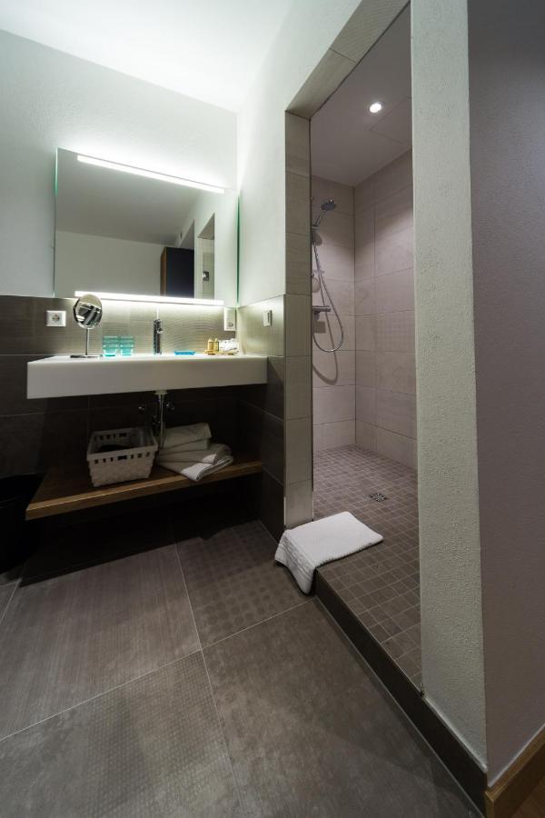 Hotel Terrace Bettendorf Екстериор снимка